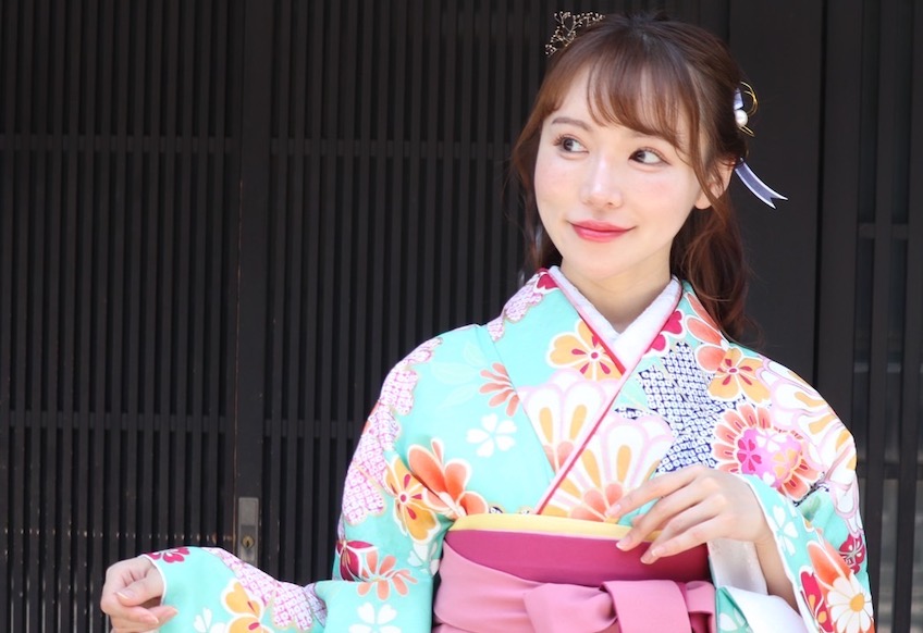 羽織袴 女性用の羽織はかまは、日本の伝統的な礼装で、優雅さと格式を ...