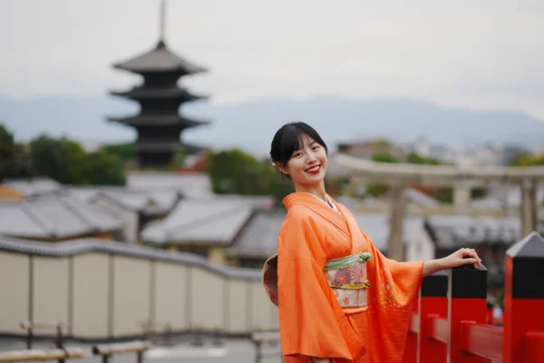 京都のランドマークを背景に。八坂の塔を一番綺麗に撮れる時間帯と穴場アングル教えます