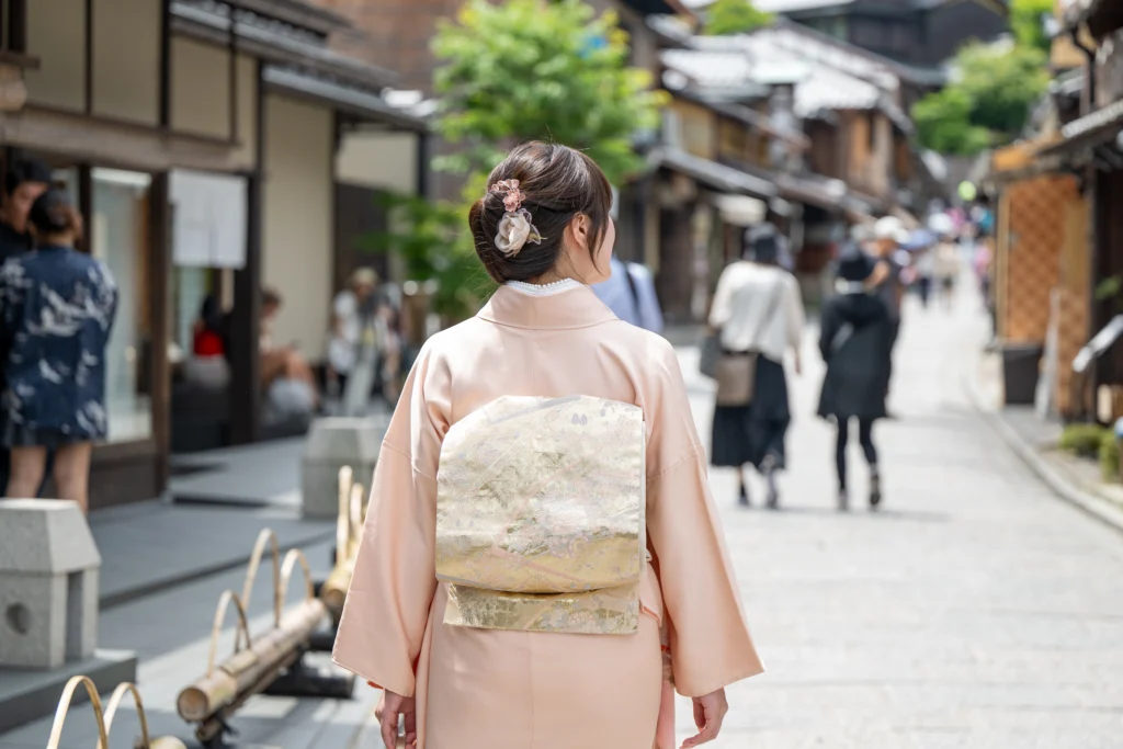 着物レンタル、20代の選び方。京都・高台寺で映える色と種類のバランス